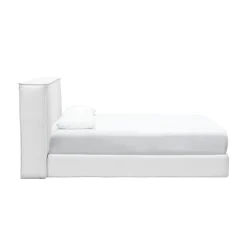 Cama Moore