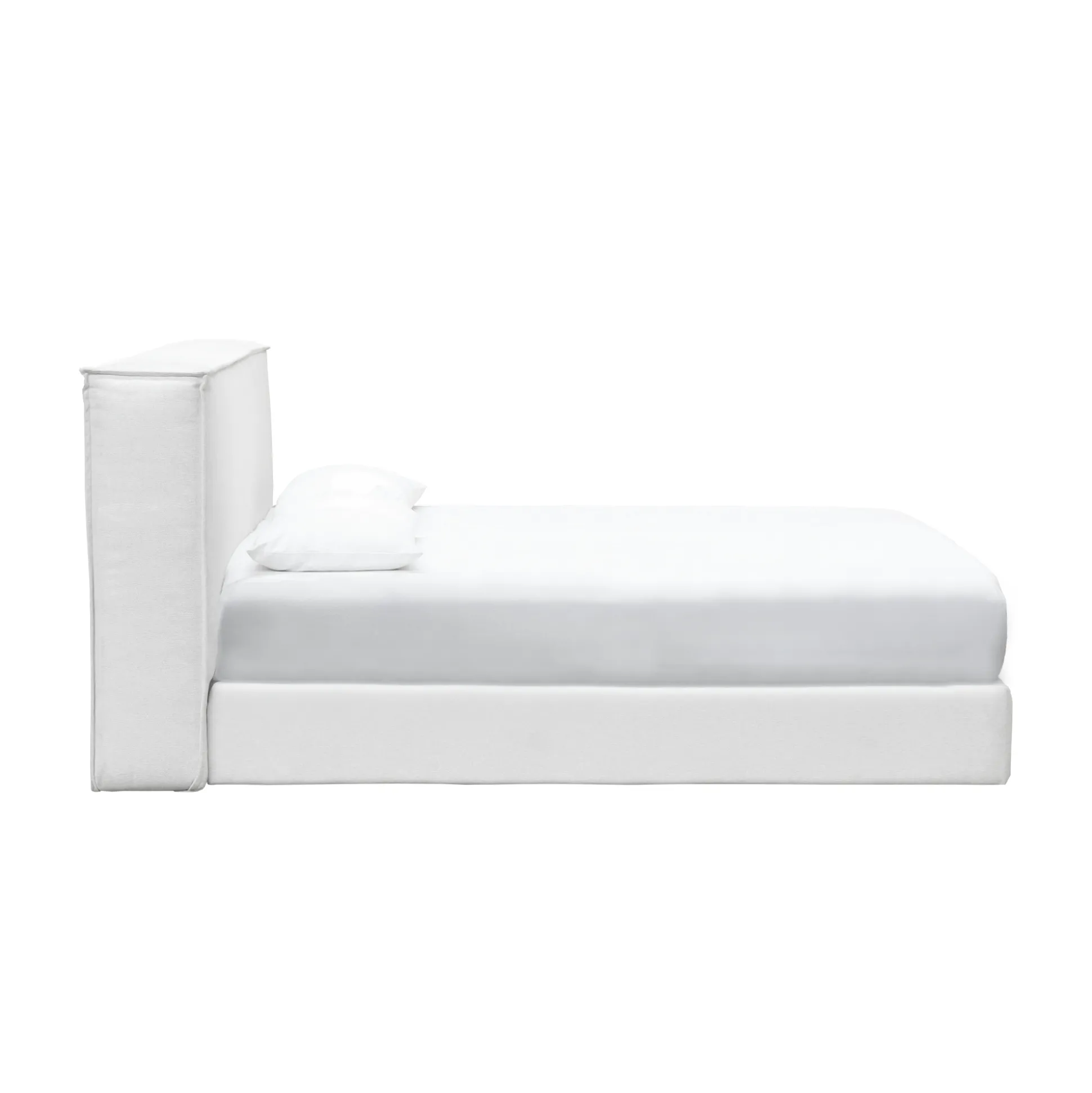 Cama Moore