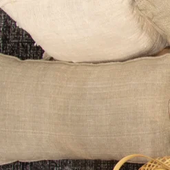 Cojín Marrón 66X36 Con Cordón En Los Lados