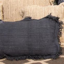 Cojín Negro Carbón 65X36 Con Cordón En Los Lados