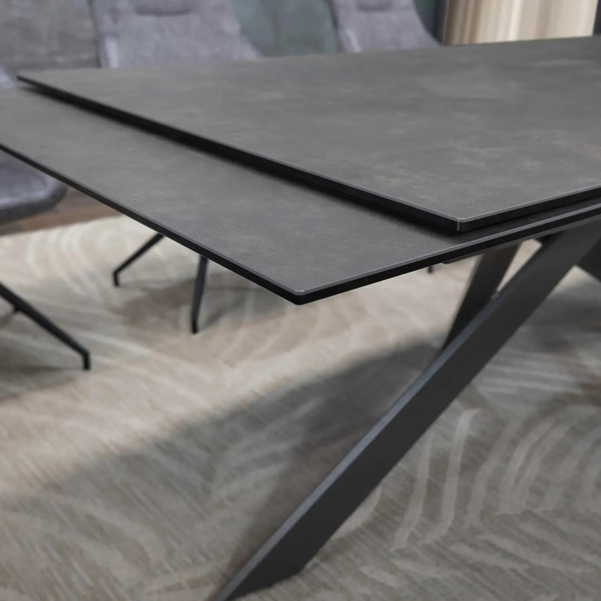 Mesa Con Extensión Westbourne + 6 Sillas Giratorias Westbourne